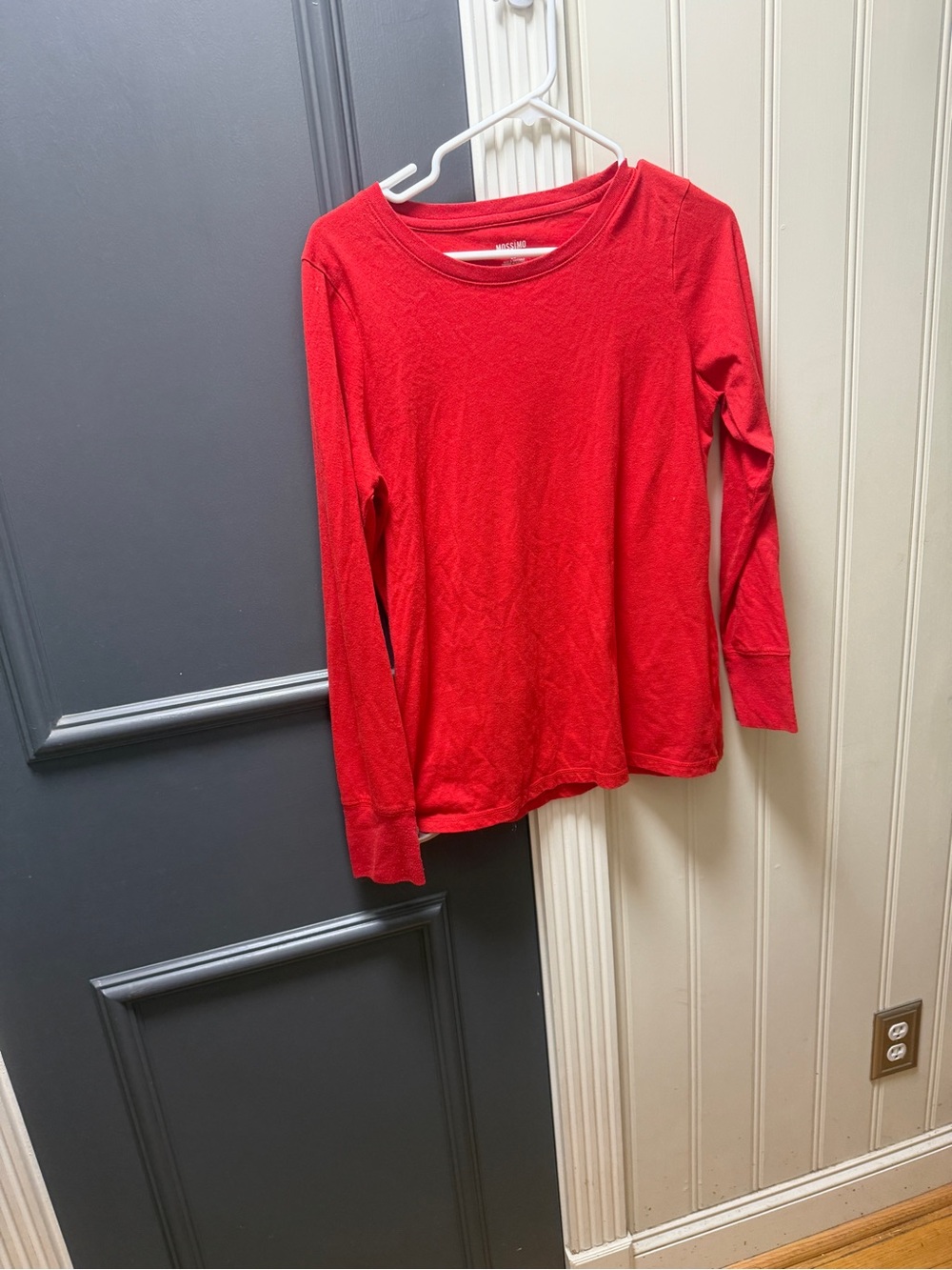 Mossimo Supply Co. Red Long-Sleeve Crewneck Top
